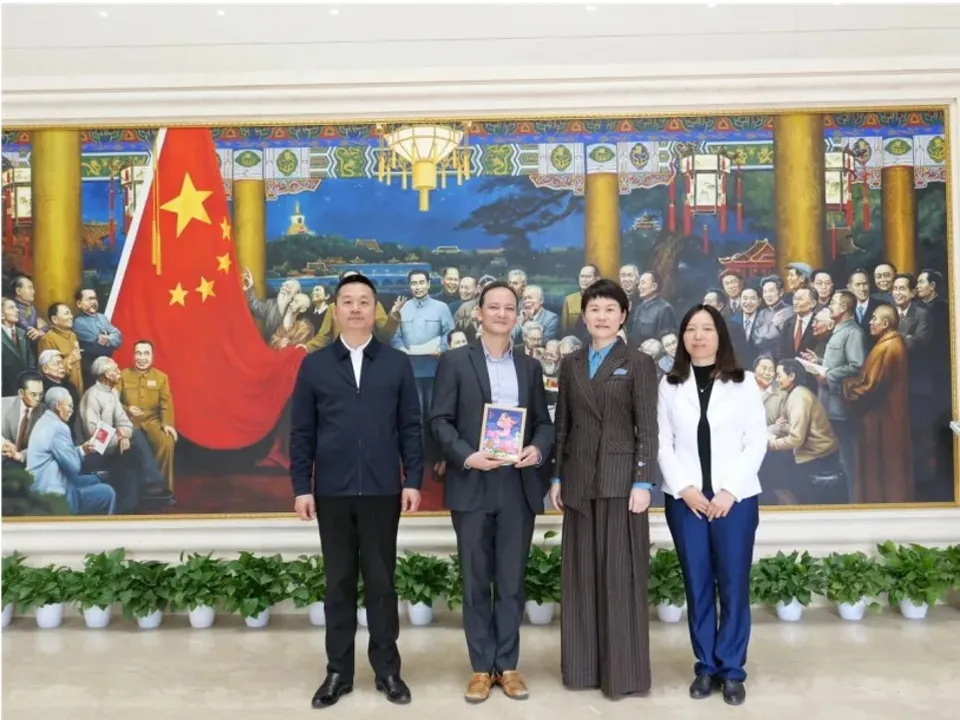孟卫红会见泰国友好人士常念廖