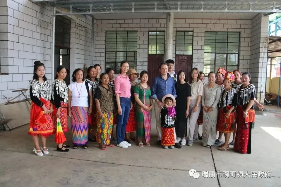 【爱心托希望 捐资促发展】常爱儿童项目一行实地回访调研畹町项目村