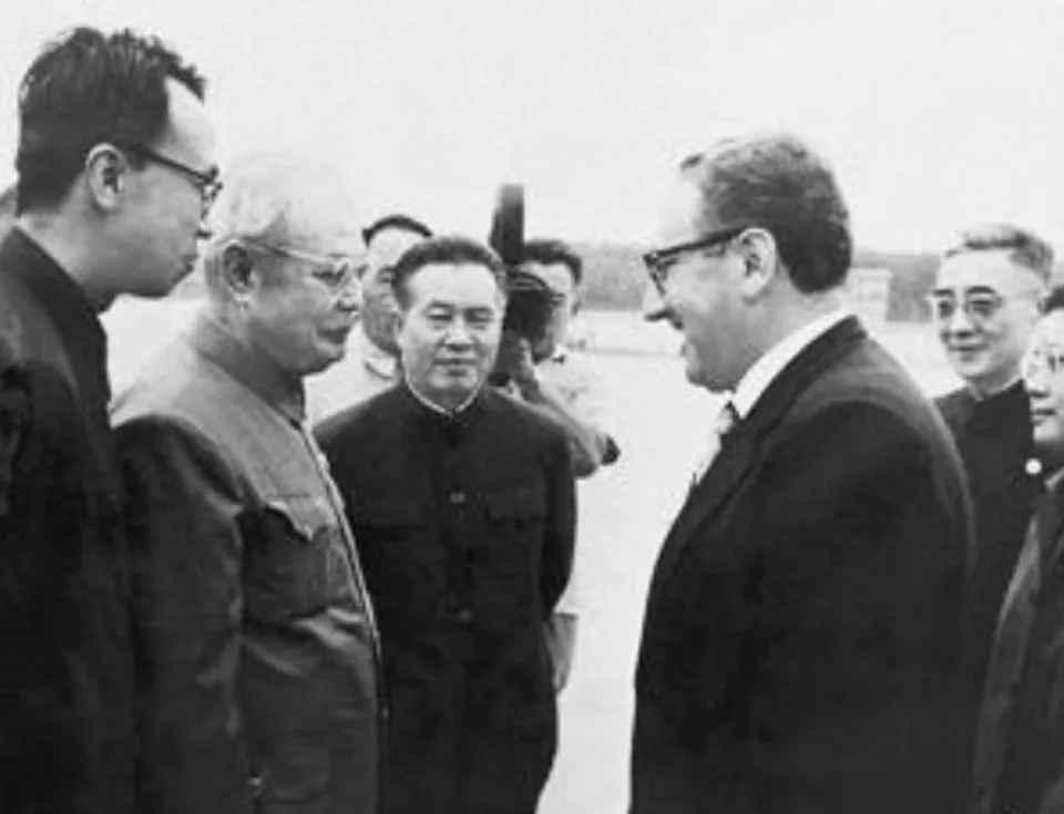 泰中建交风云小记