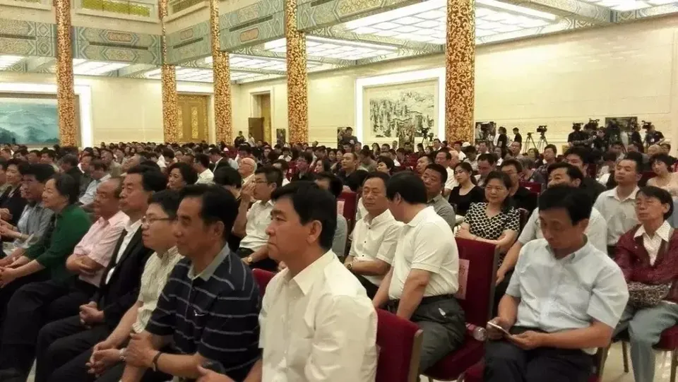 《海棠依旧》首映庆典,与会者约800人(俞梅荪摄)